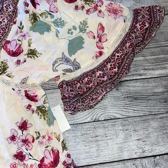 New Angie Top Size Large - Picture 3 of 5